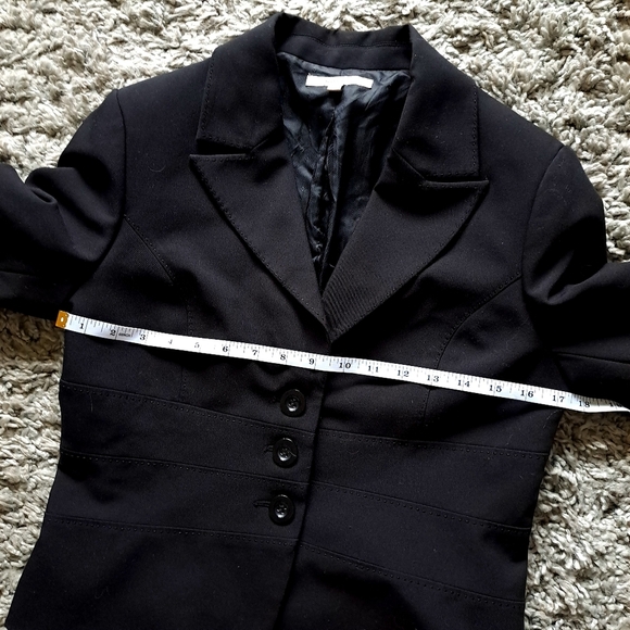 RW&CO | Black women's blazer suit coat light shoulder pads - Picture 8 of 10